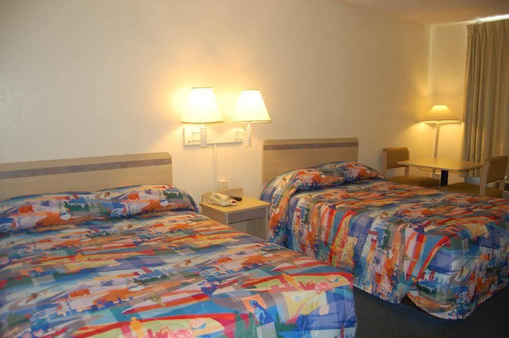 Days Inn By Wyndham Hardeeville Near Hilton Head Kültér fotó