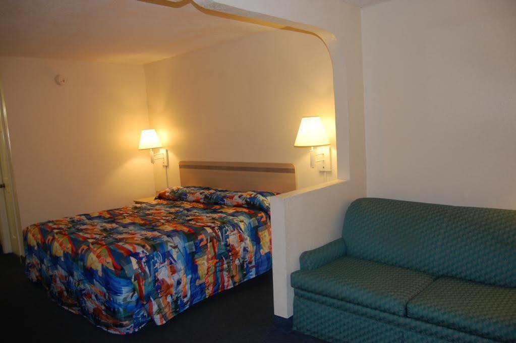 Days Inn By Wyndham Hardeeville Near Hilton Head Kültér fotó
